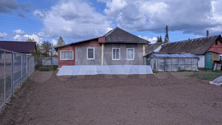 Дом 56 м² на участке 12 сот.