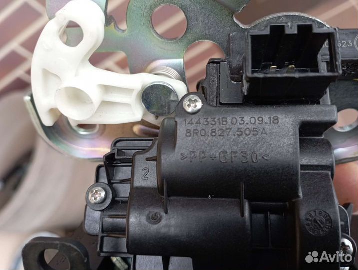 Skoda rapid Octavia A7 Замок крышки багажника