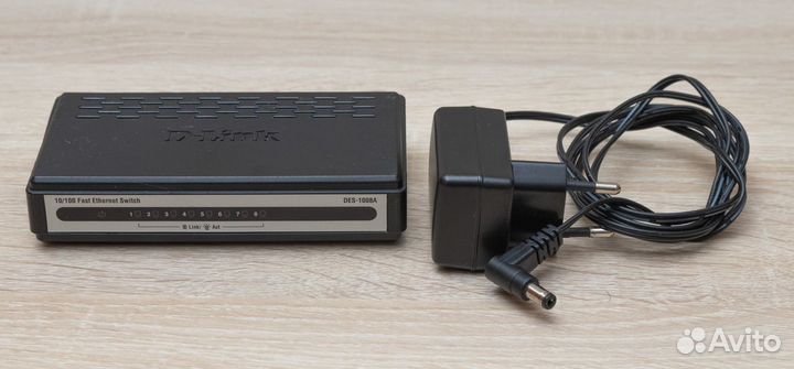 Коммутатор (Свич) D-Link DES-1008A 8-port 100Mbps