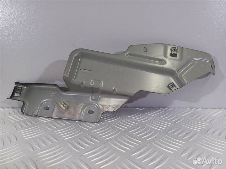 Кронштейн Volkswagen Scirocco 1K8867192A