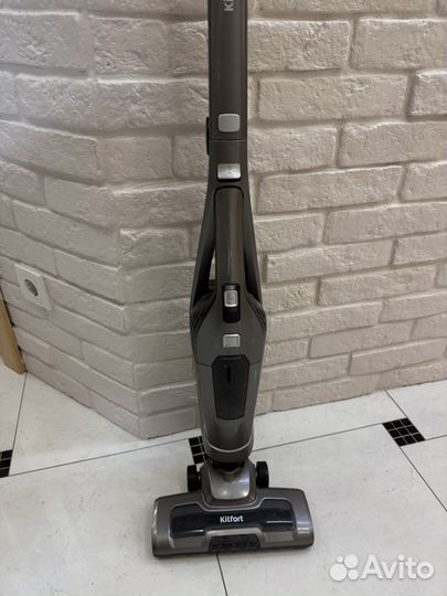 Вертикальный моющий пылесос kitfort