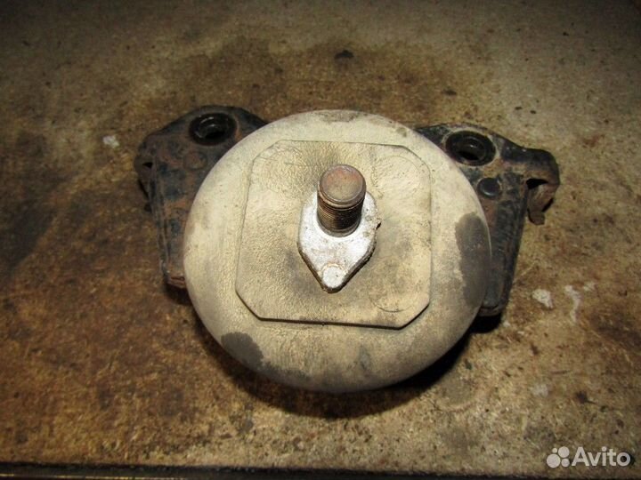 Опора двигателя передняя LX 570 2007