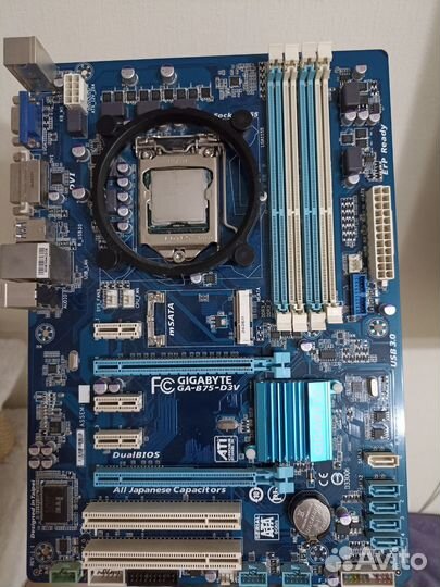 Материнская плата с процессором и памятью