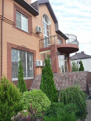 Коттедж 338 м² на участке 10 сот.