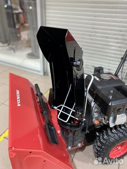 Компактный,снегоуборщик Хонда HSS569