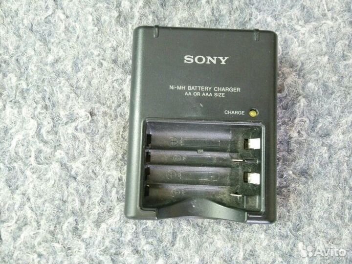 Сетевое зарядное устройство Sony для аккумуляторов