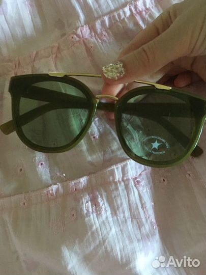 Солнечные стильные очки