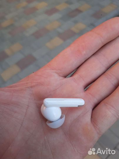 Левый наушник Oppo Enco Free 2i