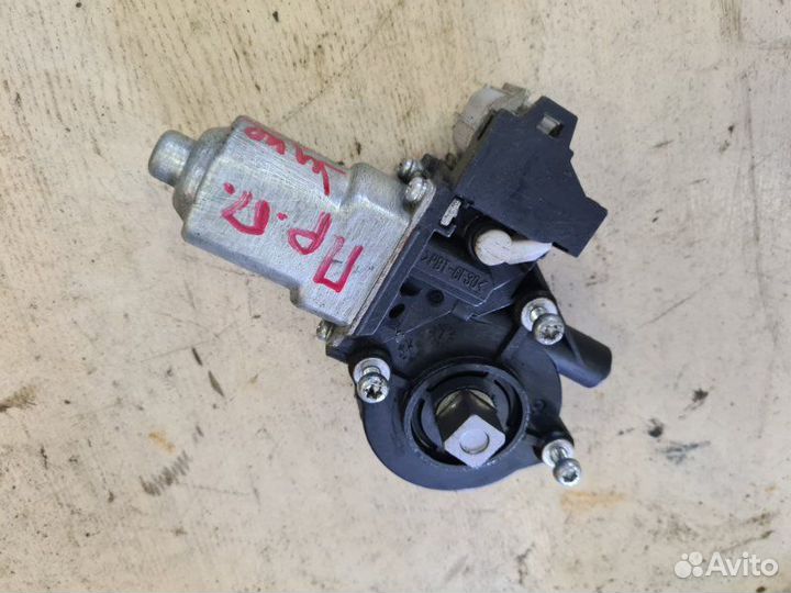 Мотор стеклоподъемника передний правый Nissan Juke