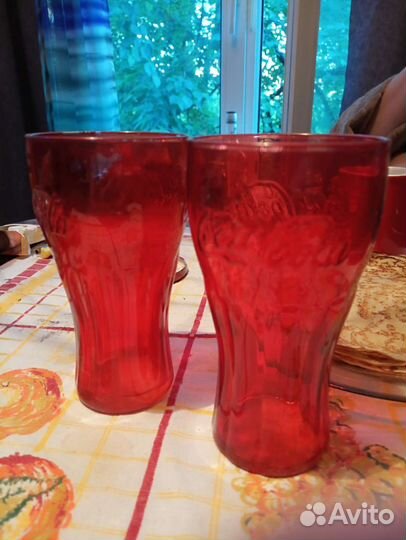 Стаканы кока-кола б/у