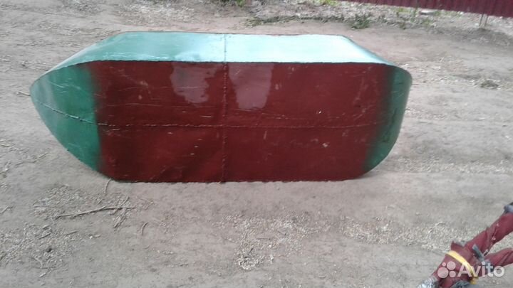 Лодка весельная