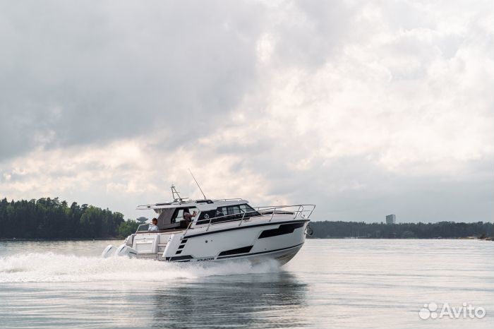 Катер Aquador 300 HT+2 мотора Mercury 200 л. с