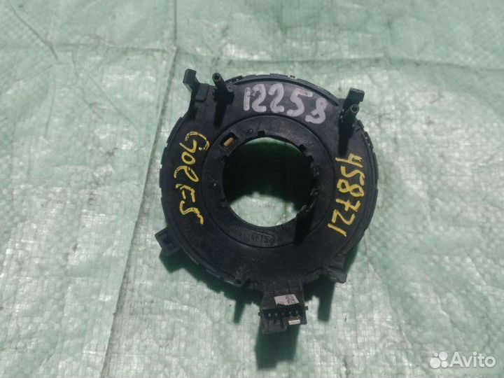 Подрулевой шлейф Audi A3 8L хетчбек 1.6 AKL 1999