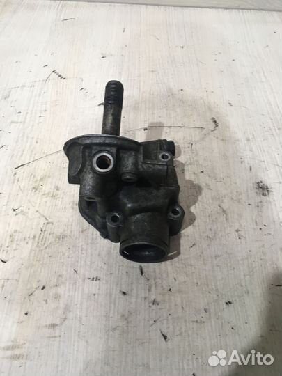 Корпус масляного фильтра Фольксваген пассат B5 1.8