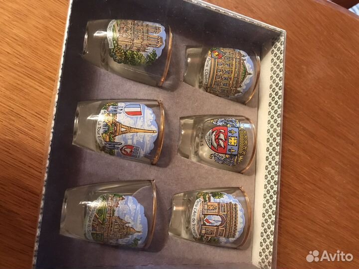 Сувенирные стопки из Парижа