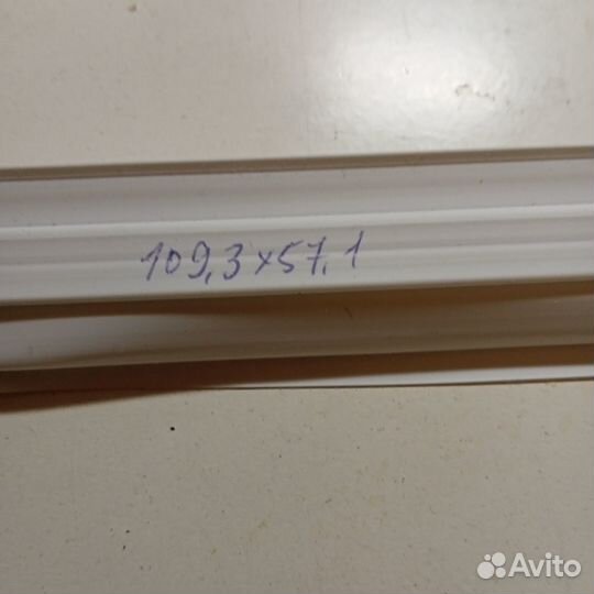 Уплотнитель двери холодильника размер 109.3х57.1