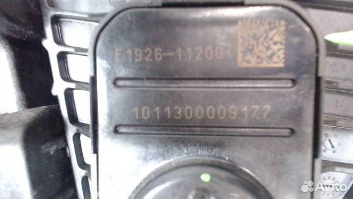 Педаль газа Tesla Model 3, 2019