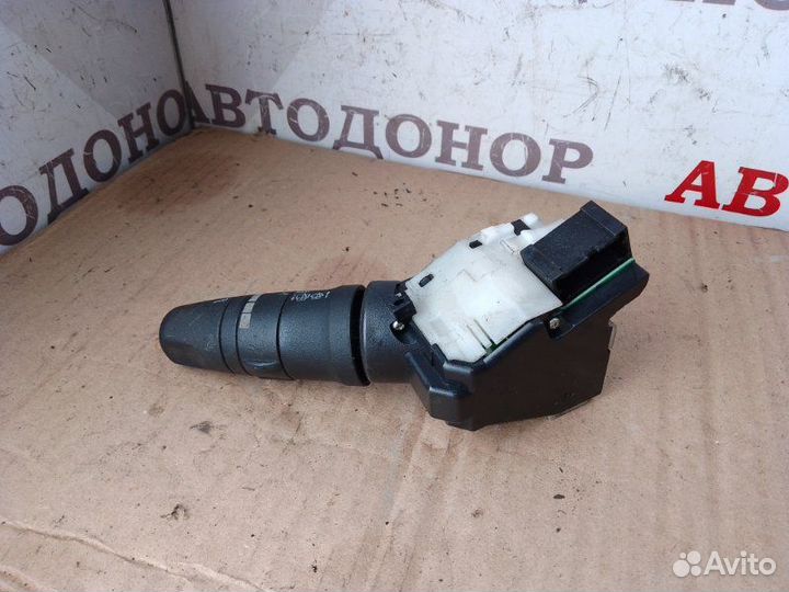 Подрулевой переключатель дворников передний правый
