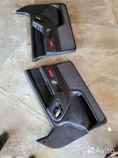 Обшивки дверей на джип чероки