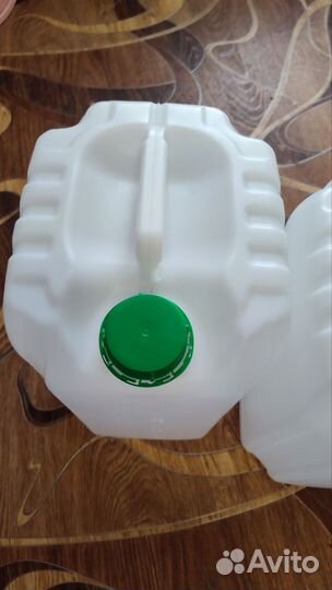 Пластиковые бутылки 20л