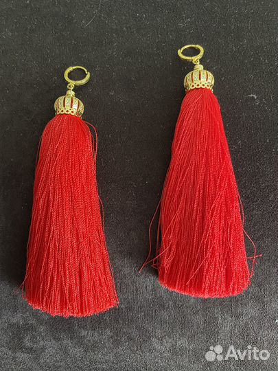 Серьги кисти красные