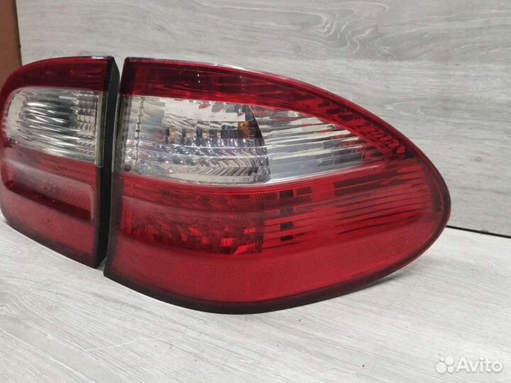 Фонарь Mercedes E W211