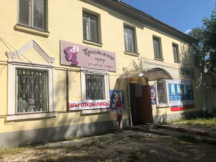 Помещение 340 м² на первой линии с отд. входом