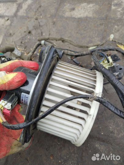 Моторчик печки део леганза 99г