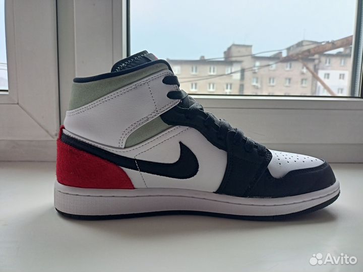 Кроссовки мужские Nike Jordan 1 Mid SE Red Black