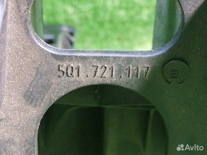 Кронштейн Skoda Octavia A7 CWV 2014