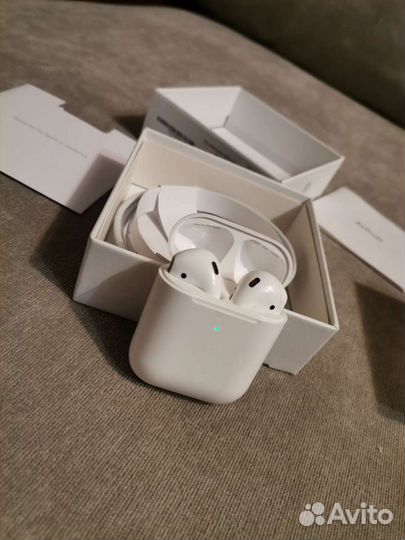 AirPods 2 (2 поколения)