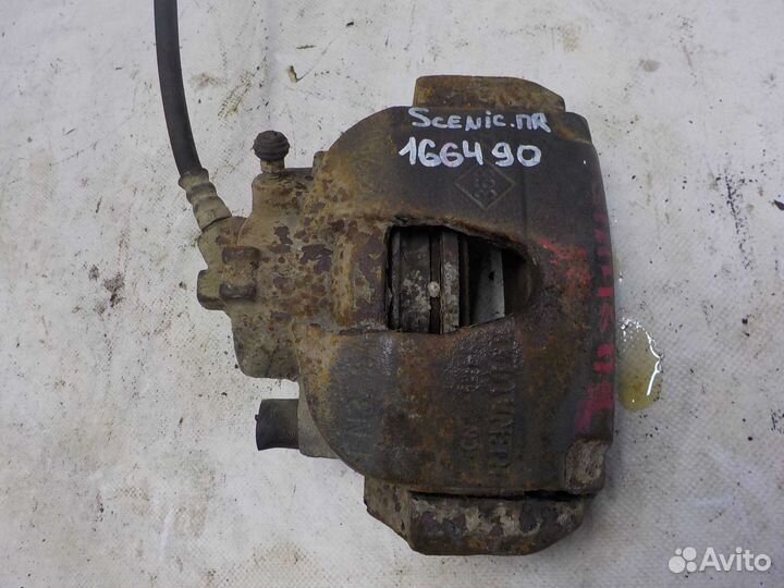 Суппорт передний правый renault scenic