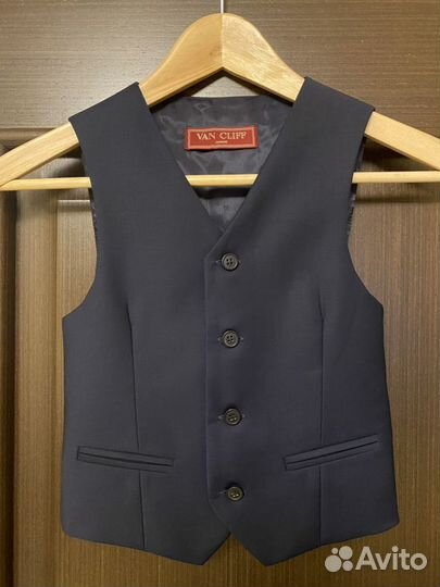 Продаю брюки жилетка рубашка