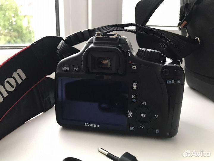 Зеркальный фотоаппарат Canon EOS 550D