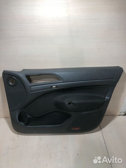 Обшивка двери передней правой Шкода Октавия A5
