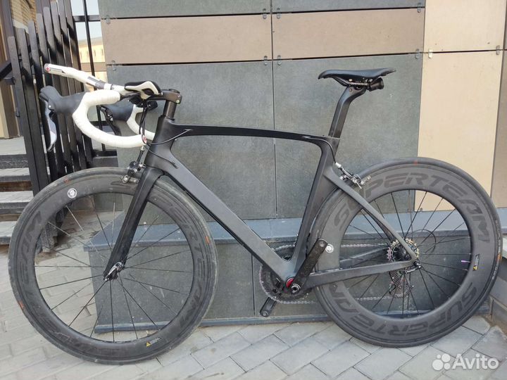 Карбоновый шоссейный велосипед