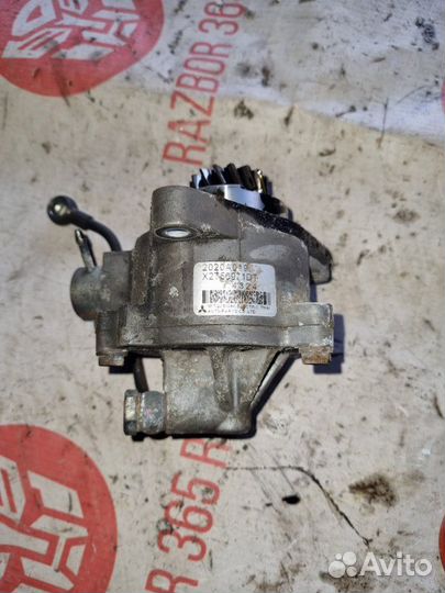 Насос вакуумный Mitsubishi Pajero 4 4M41 2011