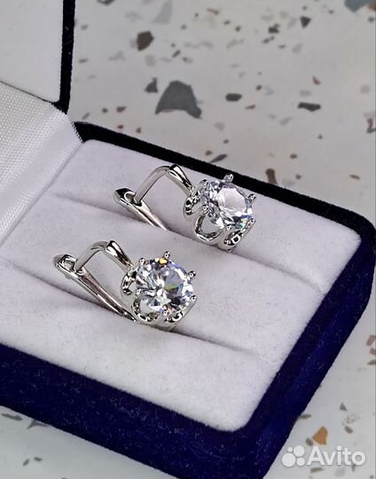 Серьги с циркониями