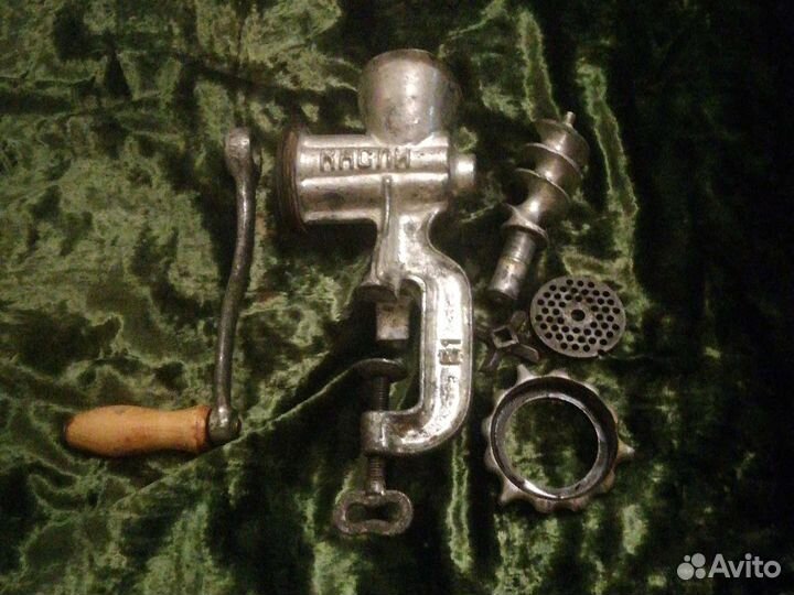 Мясорубка ручная чугунная