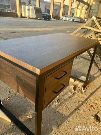 Стол для офиса