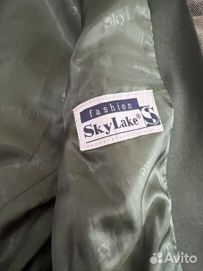 Школьный пиджак и рубашка