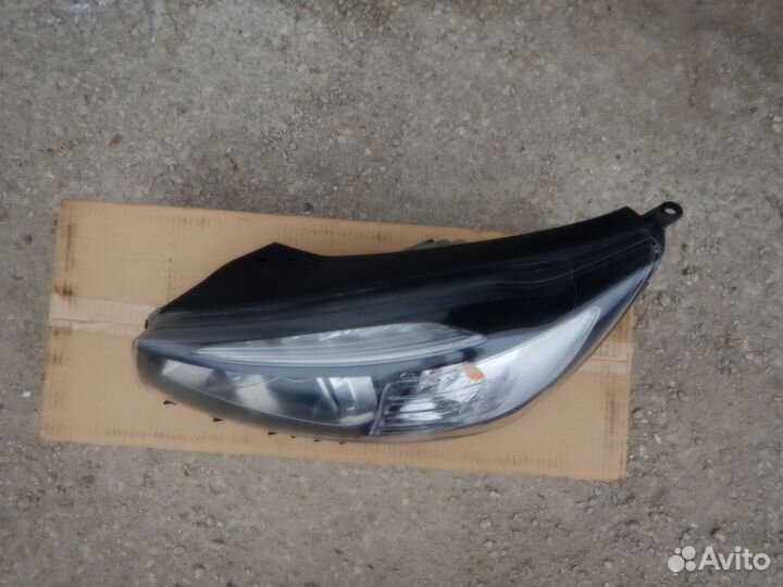 Фара левая Kia Sorento 3 2014-2017 ксенон