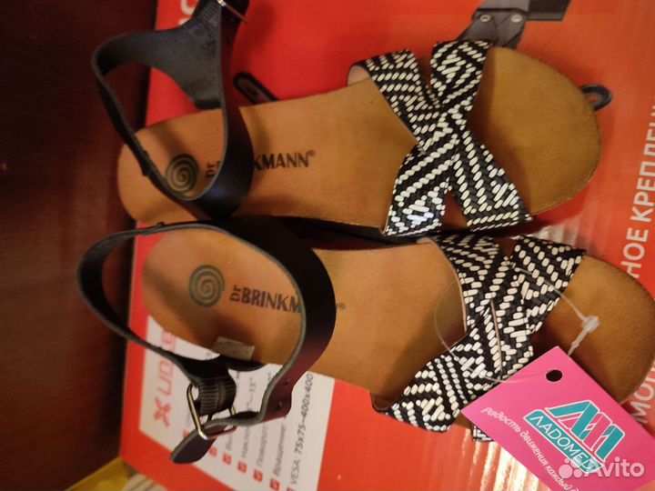 Сандалии новые