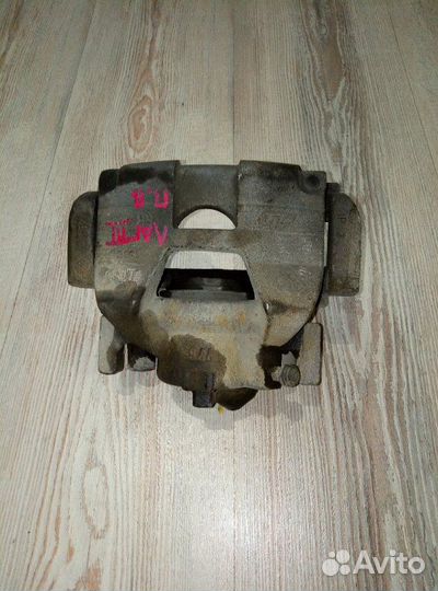 Суппорт тормозной перед Renault laguna 3 Прав