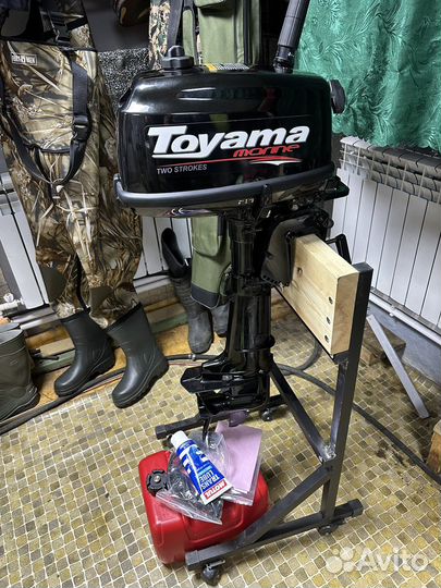 Лодка с мотором