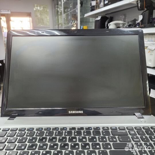 Ноутбук samsung NP300E5E (18090)