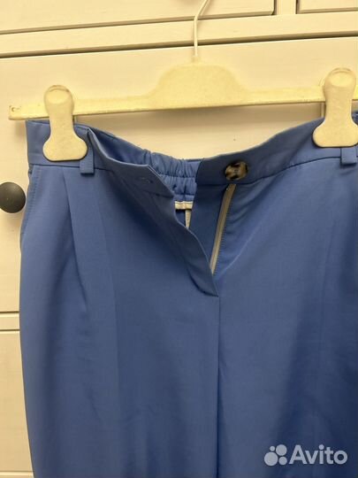 Костюм женский пиджак и брюки (40-42 )