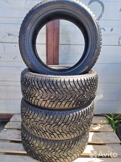 Nokian Tyres Hakkapeliitta 8 215/50 R17 98T