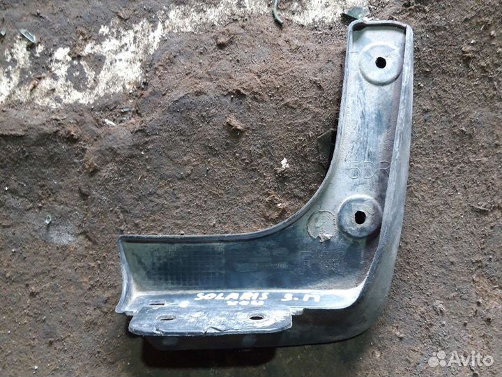 Брызговик задний правый Хундай Солярис Хечбэк