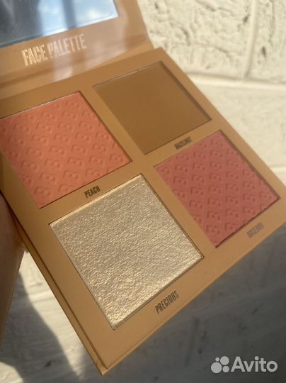Палетка beauty bay румяна хайлайтер оригинал